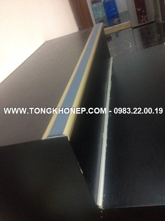 Nẹp cầu thang chống trơn - M107