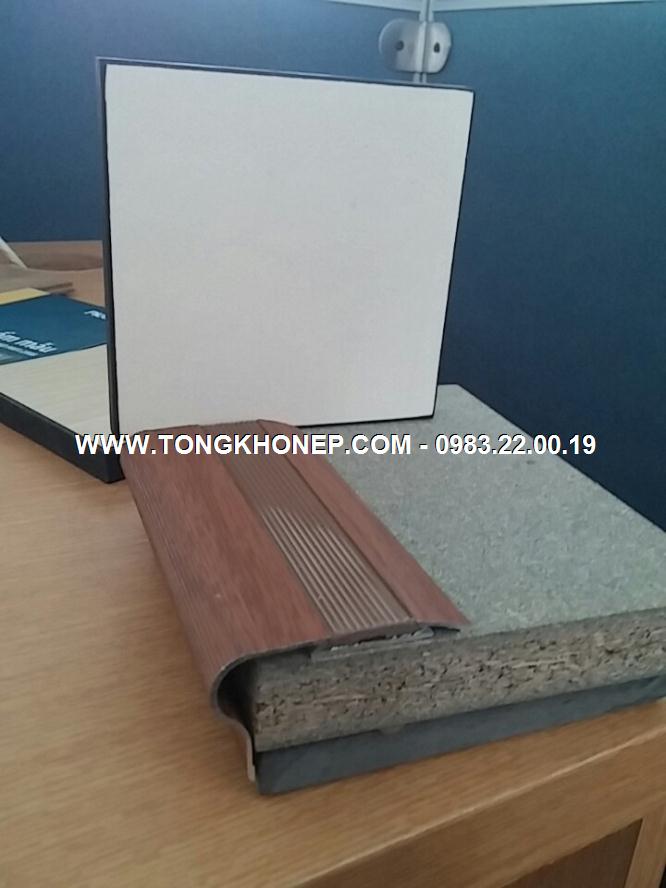 Nẹp cầu thang chống trơn