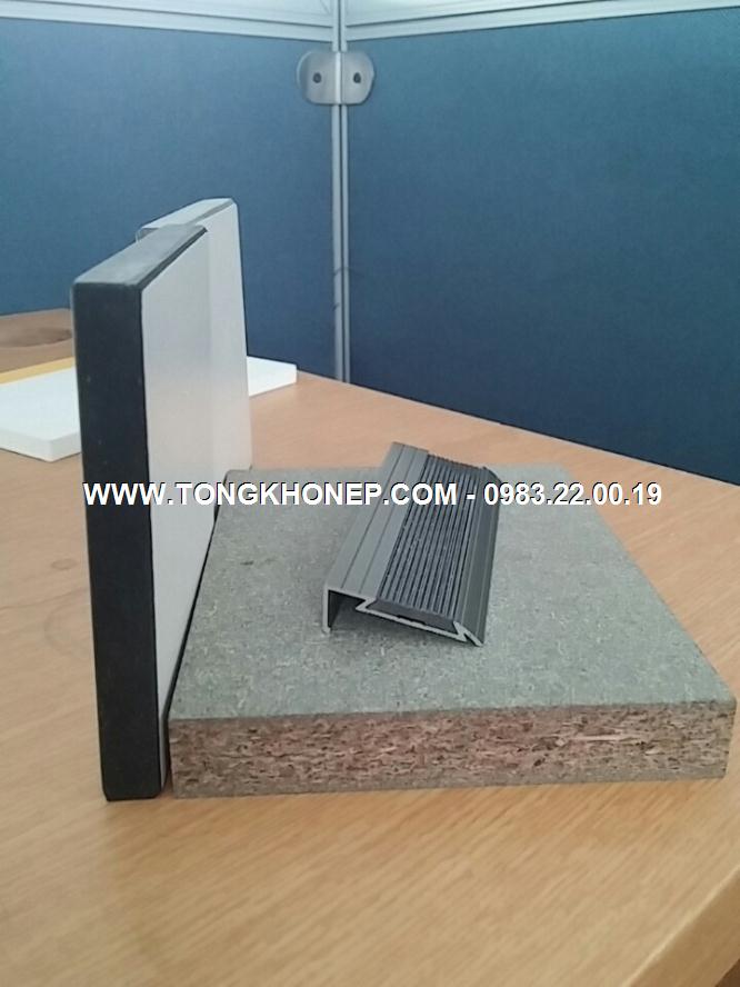 Nẹp cầu thang chống trơn