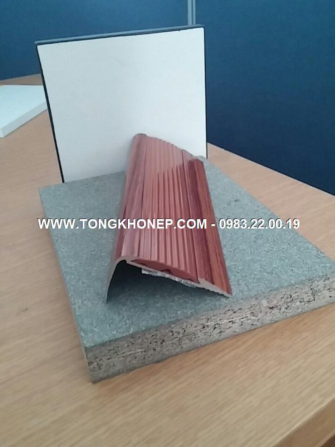 Nẹp cầu thang chống trơn